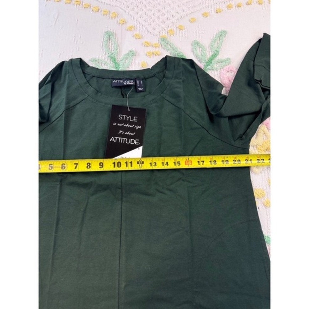 Attitudes by Renee Green Long Sleeve Raglan Top Tiered Hem NWT Size Medium - Picture 4 of 9